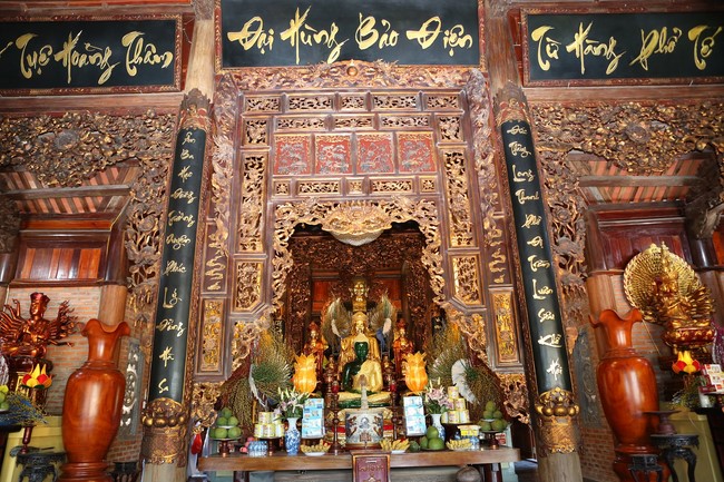 Dong Cao Pagoda offering to the rain retreat schools